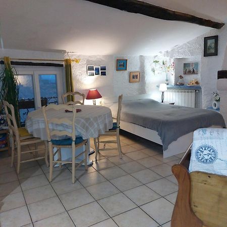 "Le Charme Provencal" - Studio 4 Couchages Classe 2 Etoiles - Axelle Loc'Appart ลอร์เกส ภายนอก รูปภาพ